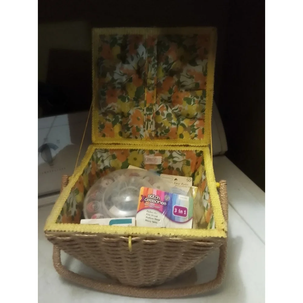 Vintage Dritz Wicker‎ Sewing Basket With Yellow Floral Fabric Interior And...